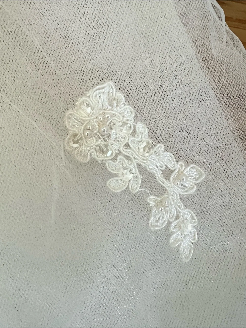 Vintage David's Bridal Michelangelo 2295E Size 8 Ivory Gown w/ Veil